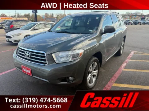 Green 2010 Toyota Highlander Limited for sale in Cedar Rapids, IA