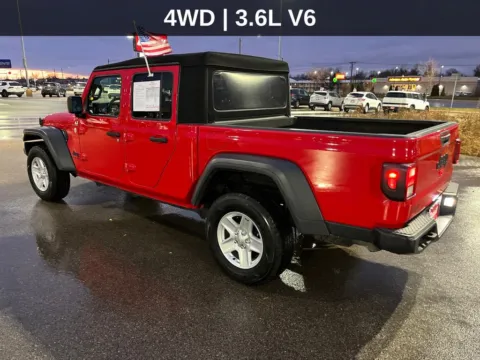 Another view of 2020 Jeep Gladiator Sport for sale in Cedar Rapids, IA at Cassill Motors
