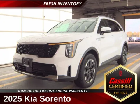 White 2025 Kia Sorento S for sale in Cedar Rapids, IA