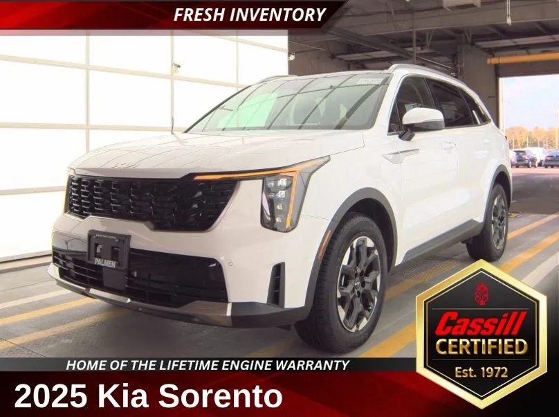 White 2025 Kia Sorento S for sale in Cedar Rapids, IA