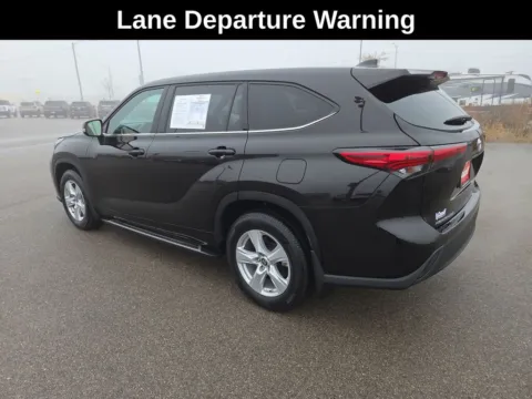 Another view of 2022 Toyota Highlander L for sale in Cedar Rapids, IA at Cassill Motors