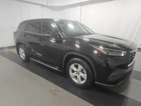 Photos of 2022 Toyota Highlander L for sale in Cedar Rapids, IA at Cassill Motors