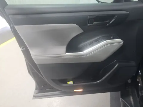 More photos of 2022 Toyota Highlander L at Cassill Motors, IA