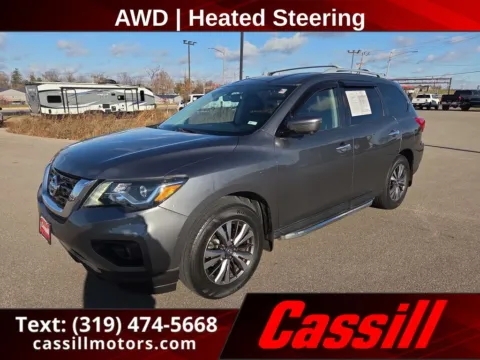 Gray 2018 Nissan Pathfinder SL for sale in Cedar Rapids, IA