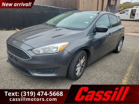 Gray 2018 Ford Focus SE for sale in Cedar Rapids, IA