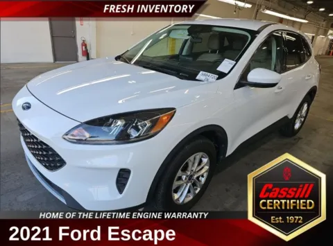White 2021 Ford Escape SE for sale in Cedar Rapids, IA