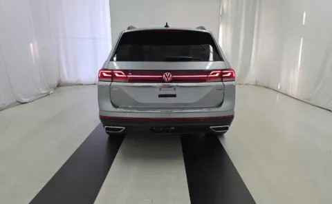 More photos of 2024 Volkswagen Atlas 2.0T SE w/Technology at Cassill Motors, IA