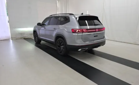 Photos of 2024 Volkswagen Atlas 2.0T SE w/Technology for sale in Cedar Rapids, IA at Cassill Motors