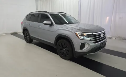 More photos of 2024 Volkswagen Atlas 2.0T SE w/Technology at Cassill Motors, IA