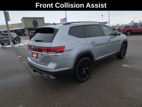 More photos of 2024 Volkswagen Atlas 2.0T SE w/Technology at Cassill Motors, IA