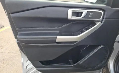 More photos of 2022 Ford Explorer XLT at Cassill Motors, IA