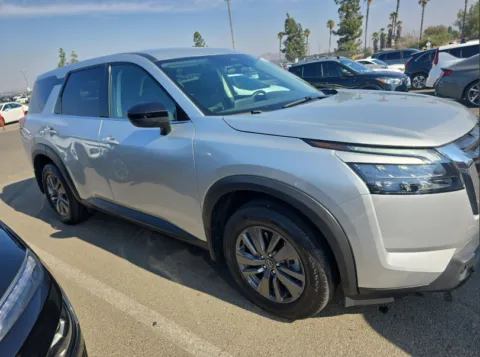 More photos of 2024 Nissan Pathfinder S at Cassill Motors, IA