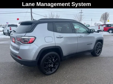 More photos of 2022 Jeep Compass Altitude at Cassill Motors, IA