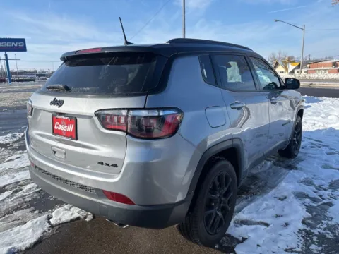 More photos of 2022 Jeep Compass Altitude at Cassill Motors, IA