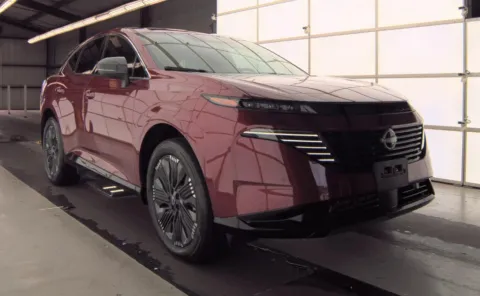 Photos of 2025 Nissan Murano Platinum for sale in Cedar Rapids, IA at Cassill Motors