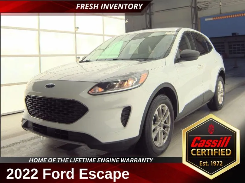 White 2022 Ford Escape SE for sale in Cedar Rapids, IA