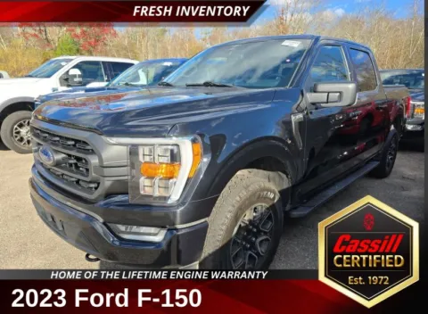 Black 2023 Ford F-150 XLT for sale in Cedar Rapids, IA