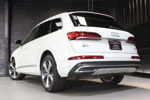 More photos of 2022 Audi Q7 55 Premium Plus at Cassill Motors, IA