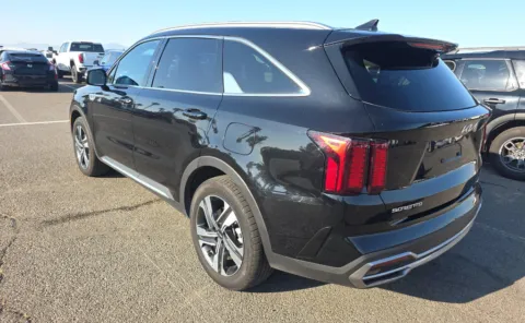 Photos of 2023 Kia Sorento Hybrid EX for sale in Cedar Rapids, IA at Cassill Motors