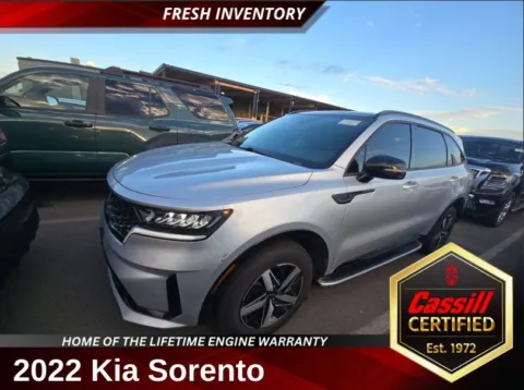 Silver 2022 Kia Sorento S for sale in Cedar Rapids, IA
