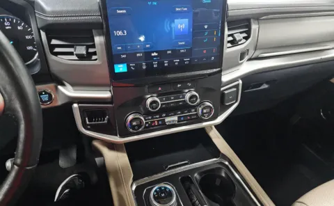 More photos of 2022 Ford Expedition Max XLT at Cassill Motors, IA