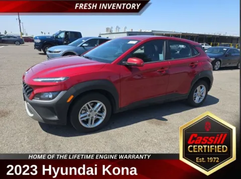 Red 2023 Hyundai Kona SE for sale in Cedar Rapids, IA