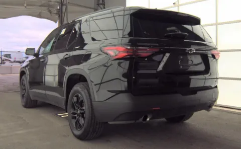 Photos of 2023 Chevrolet Traverse LT for sale in Cedar Rapids, IA at Cassill Motors