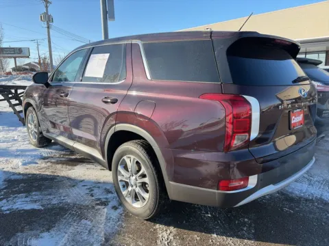 Photos of 2022 Hyundai Palisade SE for sale in Cedar Rapids, IA at Cassill Motors