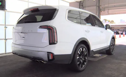 More photos of 2024 Kia Telluride SX at Cassill Motors, IA