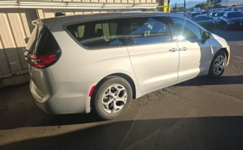 More photos of 2024 Chrysler Pacifica Limited at Cassill Motors, IA