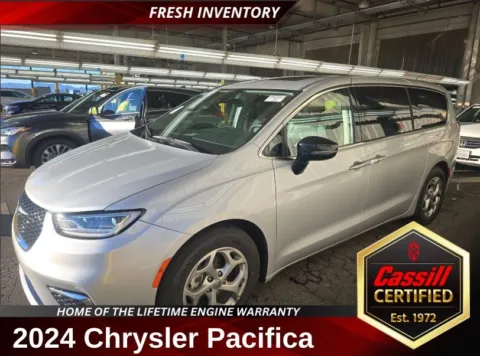 Silver 2024 Chrysler Pacifica Limited for sale in Cedar Rapids, IA