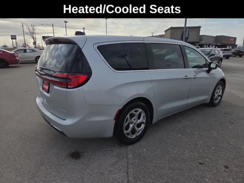 More photos of 2024 Chrysler Pacifica Limited at Cassill Motors, IA