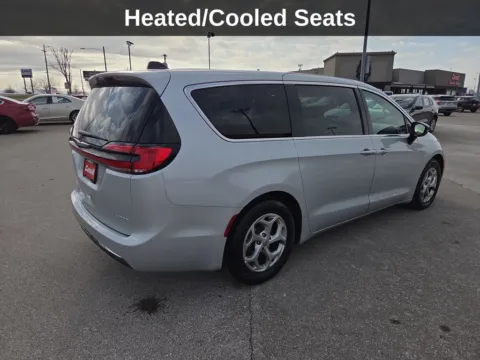 More photos of 2024 Chrysler Pacifica Limited at Cassill Motors, IA