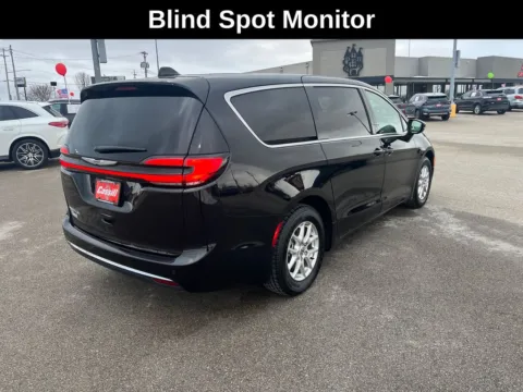 More photos of 2024 Chrysler Pacifica Touring L at Cassill Motors, IA