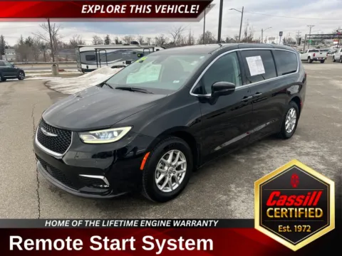 Black 2024 Chrysler Pacifica Touring L for sale in Cedar Rapids, IA