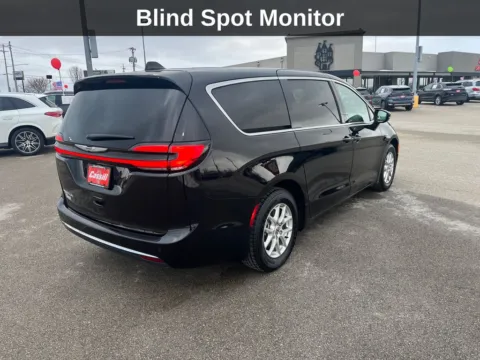 More photos of 2024 Chrysler Pacifica Touring L at Cassill Motors, IA