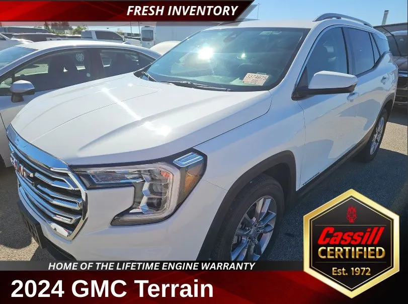2024 GMC Terrain SLT's photo