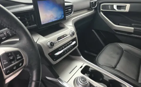 More photos of 2023 Ford Explorer XLT at Cassill Motors, IA