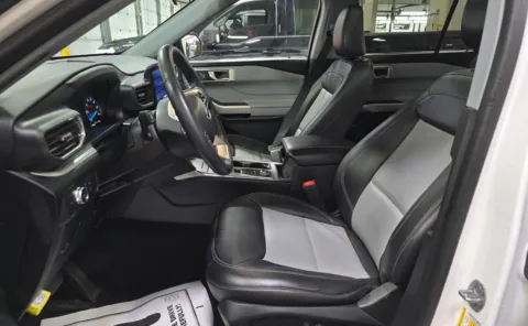 More photos of 2022 Ford Explorer XLT at Cassill Motors, IA