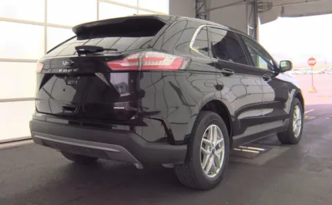 More photos of 2024 Ford Edge SEL at Cassill Motors, IA