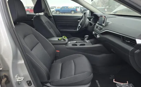 More photos of 2020 Nissan Altima 2.5 S at Cassill Motors, IA