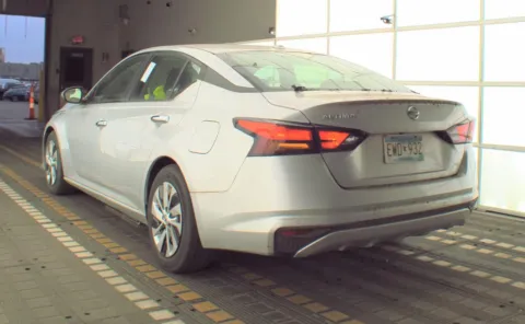 More photos of 2020 Nissan Altima 2.5 S at Cassill Motors, IA