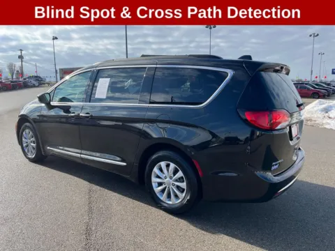 Another view of 2017 Chrysler Pacifica Touring L for sale in Cedar Rapids, IA at Cassill Motors