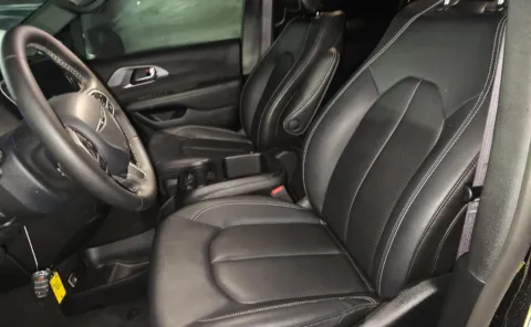 More photos of 2025 Chrysler Pacifica Select at Cassill Motors, IA