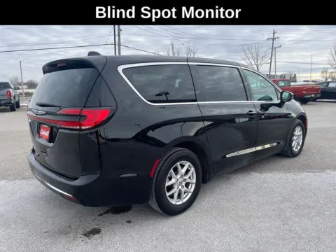 More photos of 2025 Chrysler Pacifica Select at Cassill Motors, IA