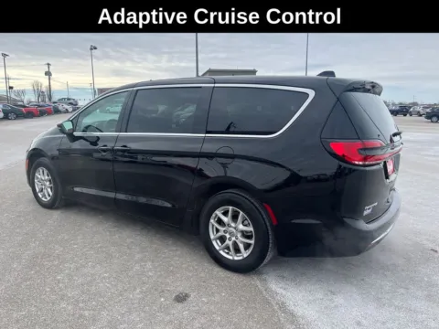 Another view of 2025 Chrysler Pacifica Select for sale in Cedar Rapids, IA at Cassill Motors