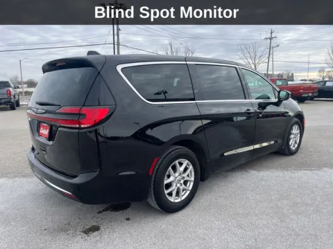 More photos of 2025 Chrysler Pacifica Select at Cassill Motors, IA