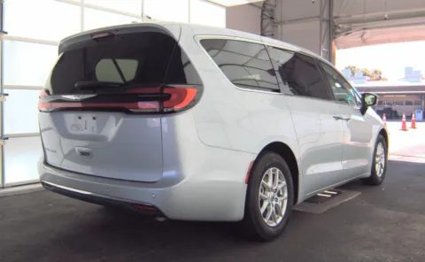 More photos of 2024 Chrysler Pacifica Touring L at Cassill Motors, IA