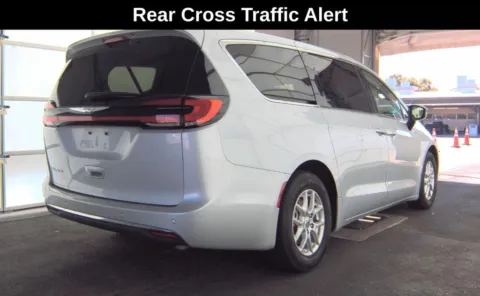 More photos of 2024 Chrysler Pacifica Touring L at Cassill Motors, IA