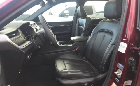 More photos of 2024 Jeep Grand Cherokee L Limited at Cassill Motors, IA